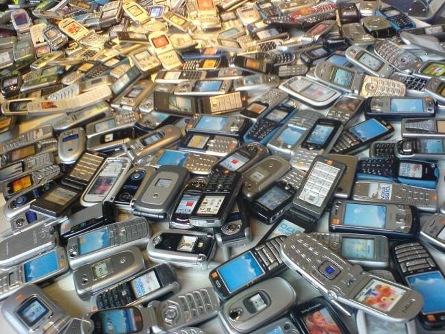Σπείρα έκλεψε 2.200 κινητά αξίας 1,5 εκατ. ευρώ