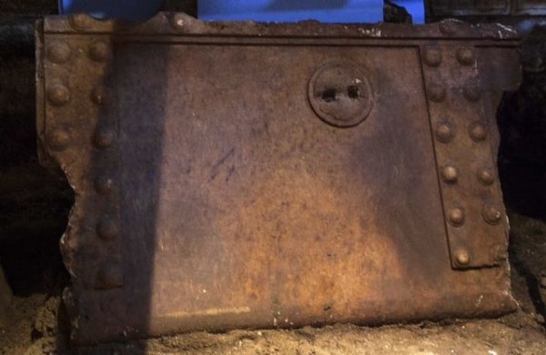 Αμφίπολη-Ολοκληρώθηκε η αποχωμάτωση του 3ου θαλάμου