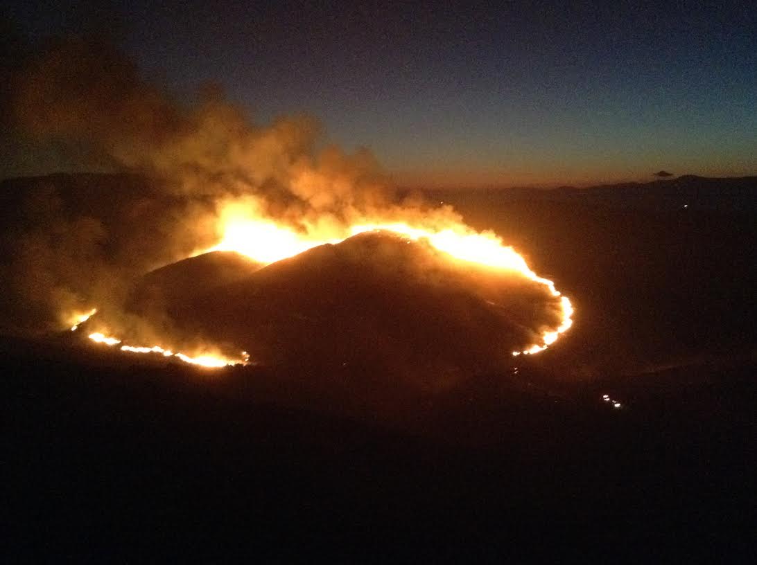 ΦΩΤΟ-Σε εξέλιξη δύο πυρκαγιές στην Άνδρο