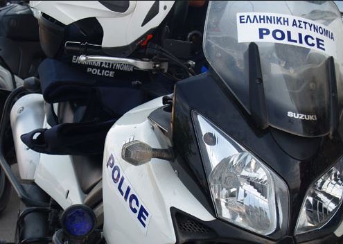 Μοτοσικλέτα της τροχαίας συγκρούστηκε με ΙΧ