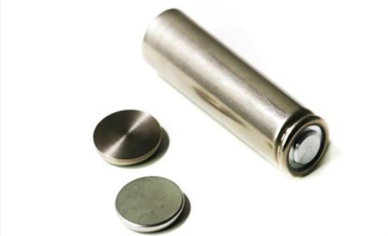 “Έξυπνη” μπαταρία λιθίου-ιόντων προειδοποιεί πριν αρπάξει φωτιά