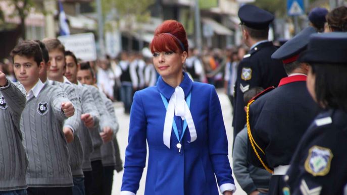 ΦΩΤΟ-Η καθηγήτρια που έκλεψε τα βλέμματα στην παρέλαση της Κοζάνης