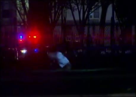 ΤΩΡΑ-ΒΙΝΤΕΟ-Ακόμα ένας «εισβολέας» στον Λευκό Οίκο