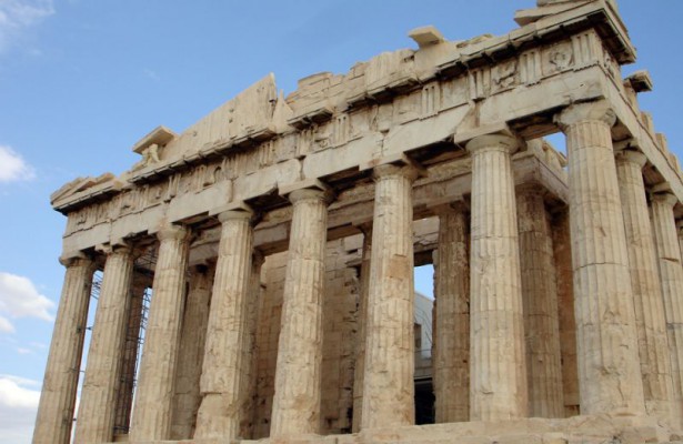 Χειροπέδες στους δύο 23χρονους που έκαναν παρκούρ στην Ακρόπολη