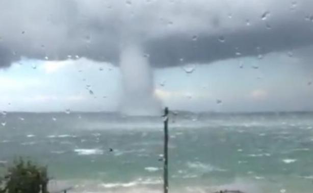 ΒΙΝΤΕΟ-Δύο ανεμοστόβιλοι “χτύπησαν” τη Μύκονο