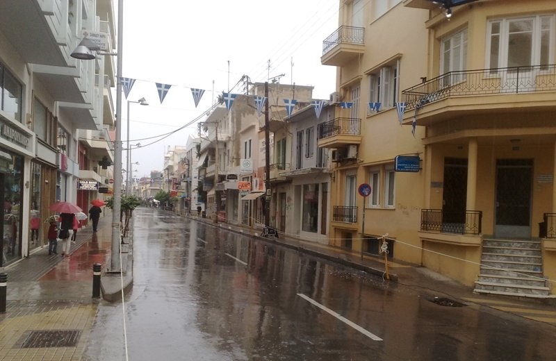 ΦΩΤΟ- Ρέθυμνο: Ο καιρός είπε… «Όχι» στην παρέλαση