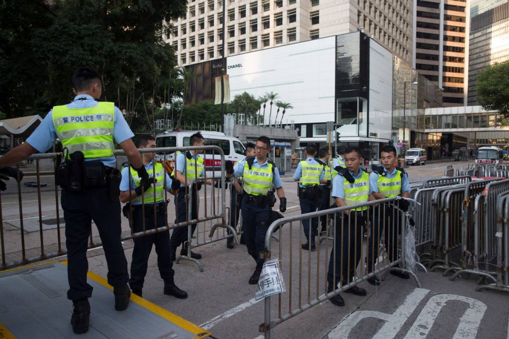 Χονγκ Κονγκ-Η αστυνομία διέλυσε οδοφράγματα διαδηλωτών
