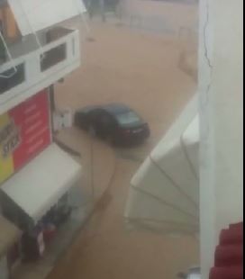ΒΙΝΤΕΟ-Πλημμύρισαν οι δρόμοι στο Ίλιον