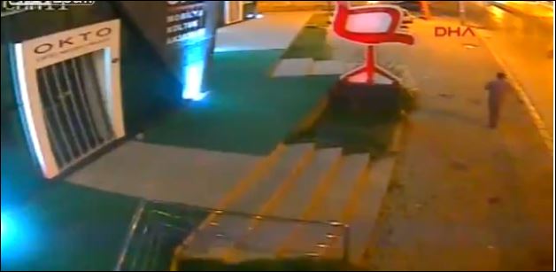 ΒΙΝΤΕΟ-Πεζός γλίτωσε από θαύμα