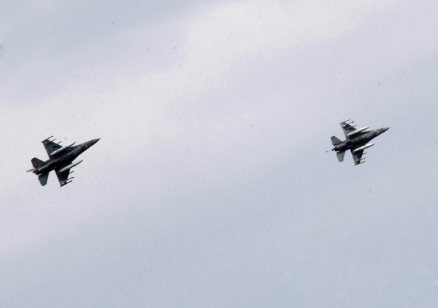 Επίδειξη από F-16 μετά την παρέλαση