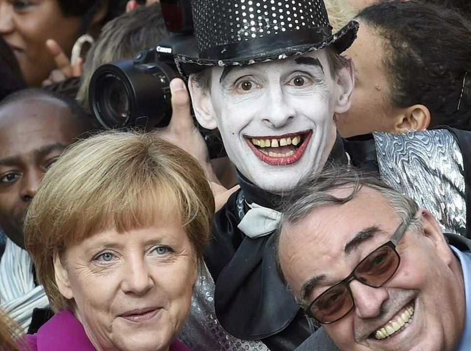 ΦΩΤΟ-Η Μέρκελ στην επέτειο της Γερμανικής Επανένωσης