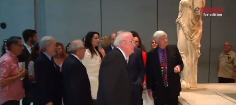 ΒΙΝΤΕΟ-Εντυπωσιασμένη από τις Καρυάτιδες η Αμάλ