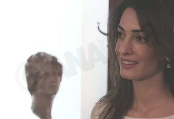 ΦΩΤΟ-Η Αλαμουντίν, ο Τασούλας και η συζήτηση για τα γλυπτά