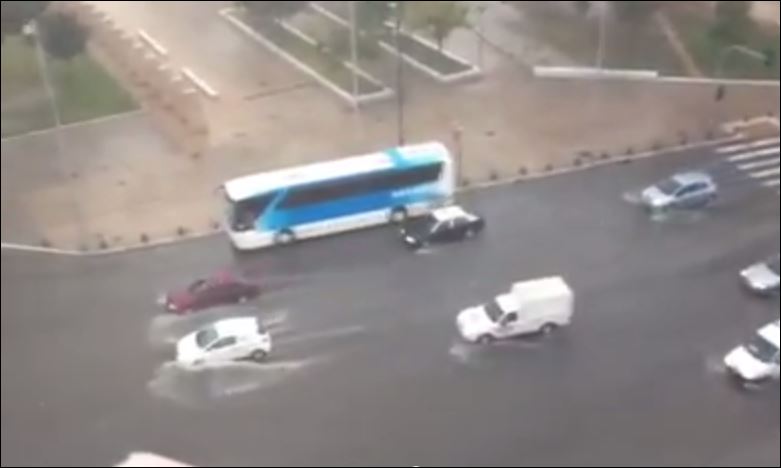 ΒΙΝΤΕΟ-“Ποτάμια” οι δρόμοι στο κέντρο της Θεσσαλονίκης