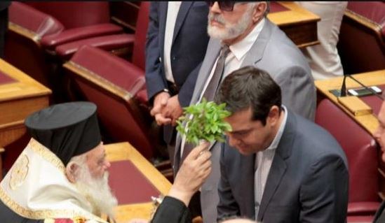 ΦΩΤΟ-Η ευλογία του Ιερώνυμου στον Τσίπρα υπό το βλέμμα του Βενιζέλου