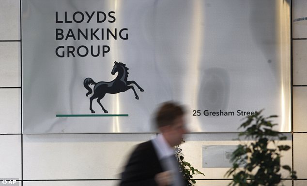 Lloyds: Κατάργηση περίπου 9.000 θέσεων εργασίας