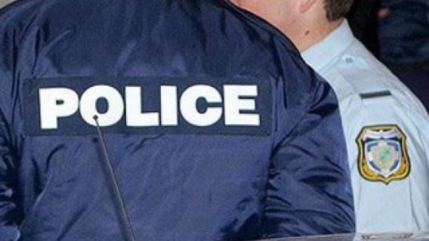 Αστυνομικός απέσπασε 400 ευρώ από κρατούμενο