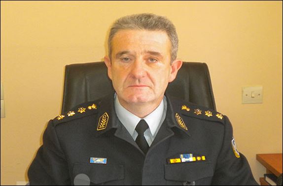 Ο ταξίαρχος που έριξε τα κάγκελα στην παρέλαση