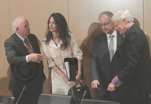 ΦΩΤΟ-Η Αλαμουντίν στη συνέντευξη Τύπου