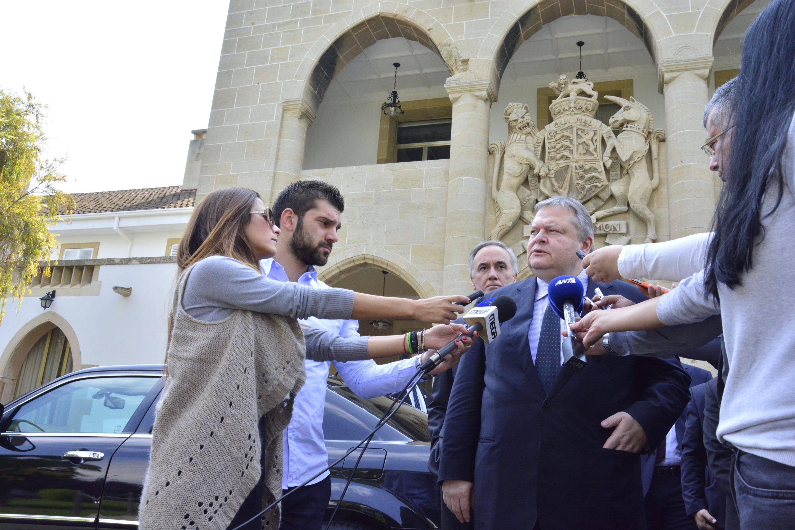 Βενιζέλος: H Ελλάδα στέλνει υποβρύχιο και φρεγάτα στην Αν.Μεσόγειο