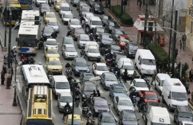 Κυκλοφοριακό κομφούζιο στο κέντρο της Αθήνας