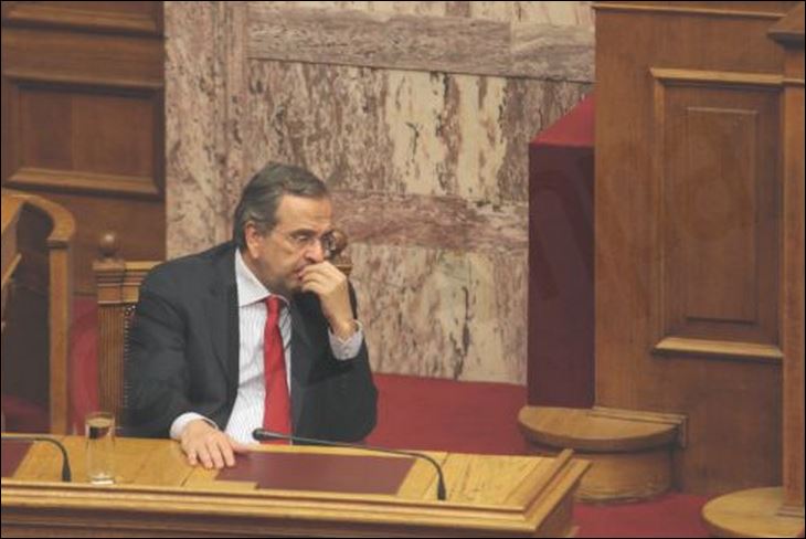 ΦΩΤΟ-Στη Βουλή ο Αντώνης Σαμαράς