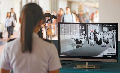 «Φρενίτιδα ανοργανωσιάς για τον Έμπολα»