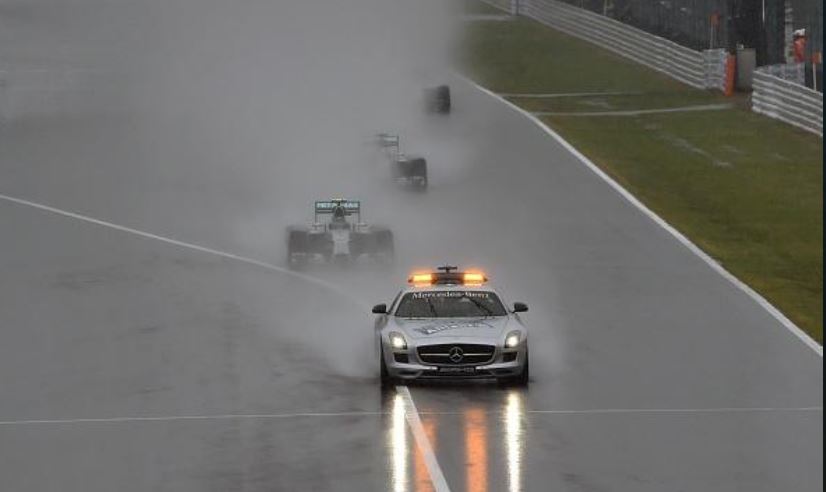 Τώρα-Επανεκκίνηση του αγώνα στη Σουζούκα