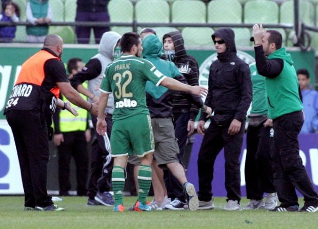 Οπαδοί του Παναθηναϊκού στους παίκτες: Βγάλτε ψυχή, ντροπή σας