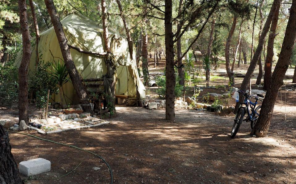 Σκηνή-στέκι τοξικομανών στην Πανεπιστημιούπολη