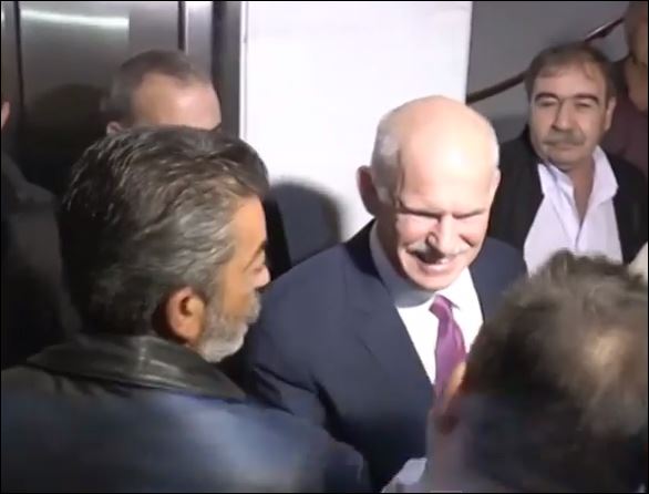 ΒΙΝΤΕΟ-Η υποδοχή στον Γιώργο Παπανδρέου