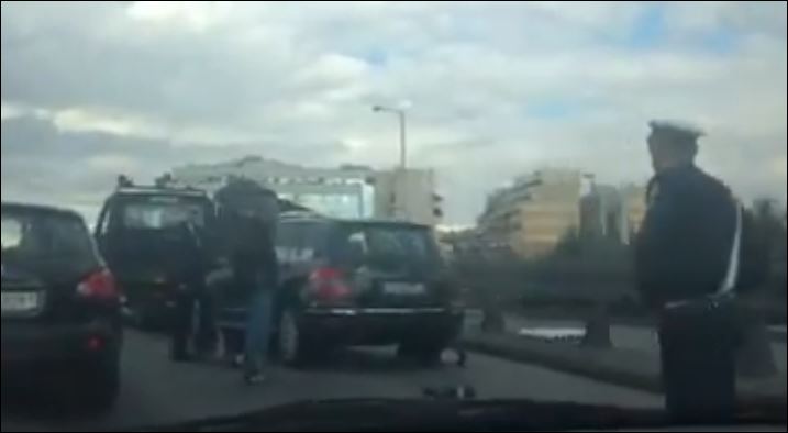 ΒΙΝΤΕΟ-Απομακρύνθηκαν τα αυτοκίνητα που συγκρούστηκαν στην Αθηνών-Λαμίας