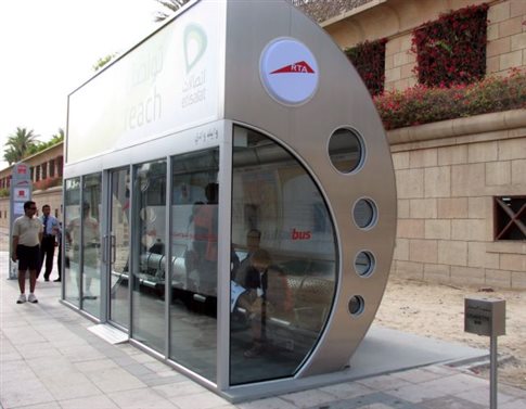 Ράβδους χρυσού δίνει το Ντουμπάι σε όσους παίρνουν το λεωφορείο