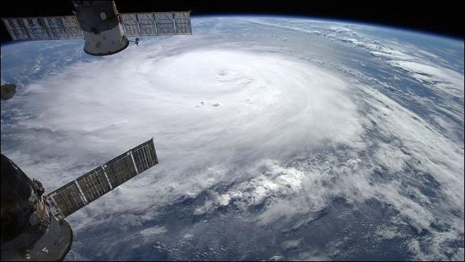 Ο κυκλώνας Γκονζάλο «χτυπάει» τις Βερμούδες