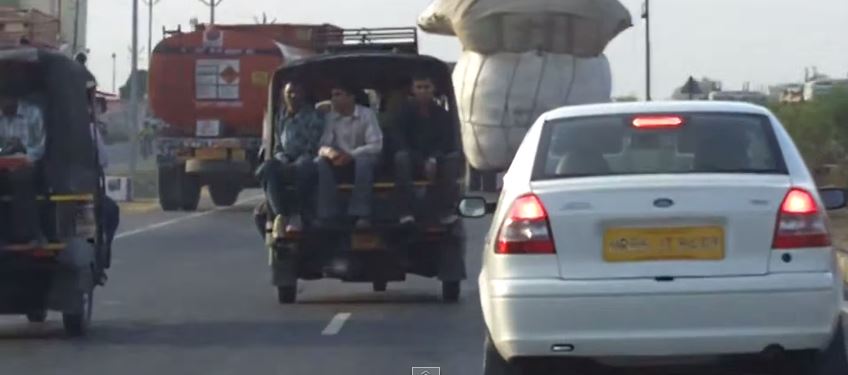 ΒΙΝΤΕΟ-“Τρελοί” οδηγοί στην Ινδία