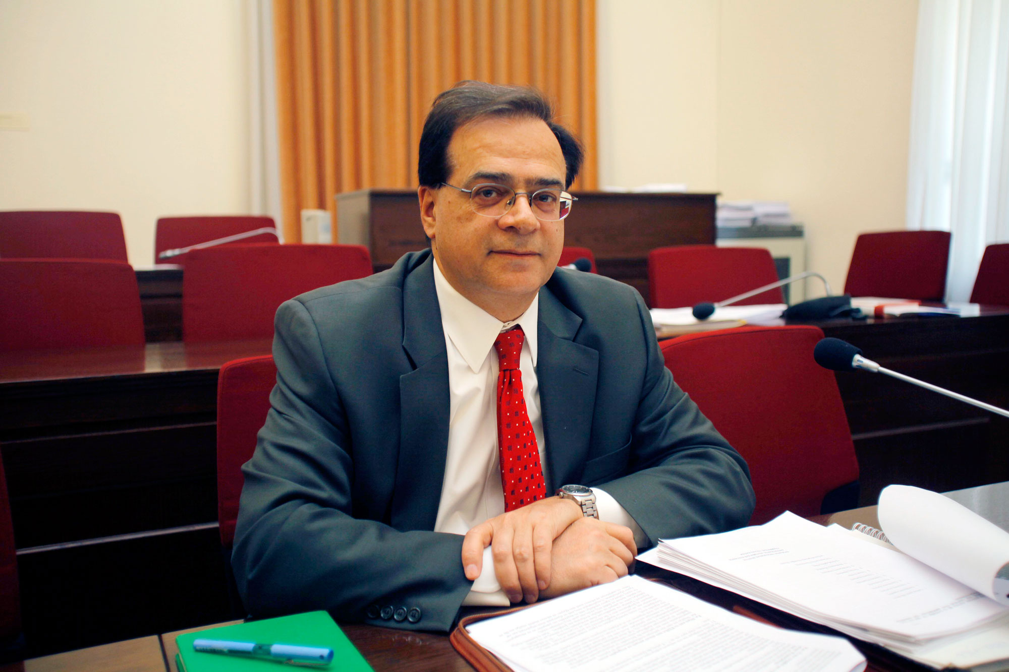 Ο Χαρδούβελης περιγράφει τη νέα σχέση με τους εταίρους