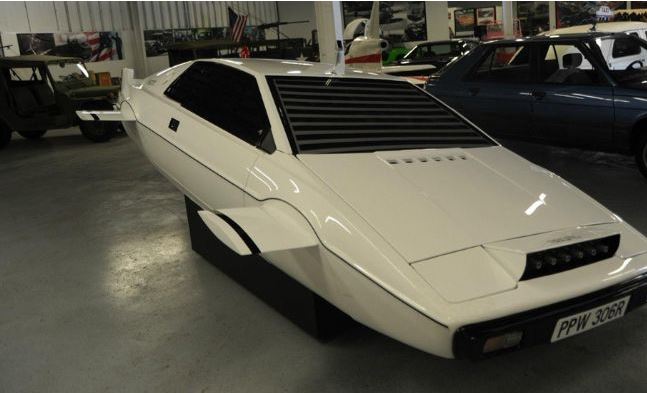 Πωλείται η “υποβρύχια” Lotus του Μποντ