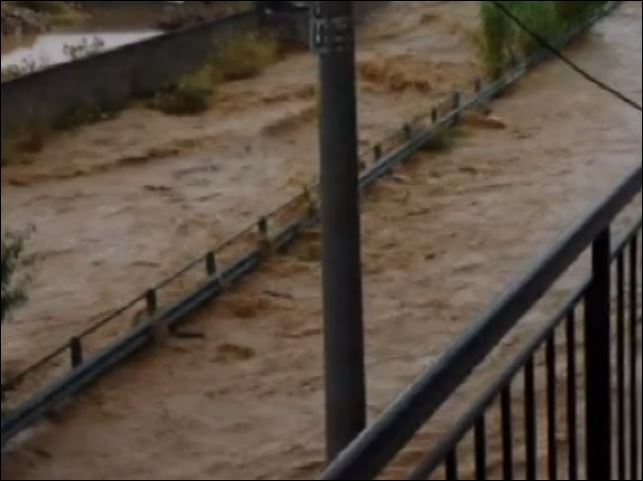 ΒΙΝΤΕΟ-Όταν οι δρόμοι έγιναν ποτάμια