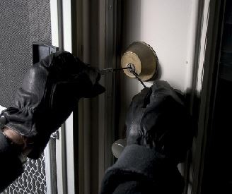 Ηράκλειο-60χρονος πάλεψε με τον ένοπλο ληστή