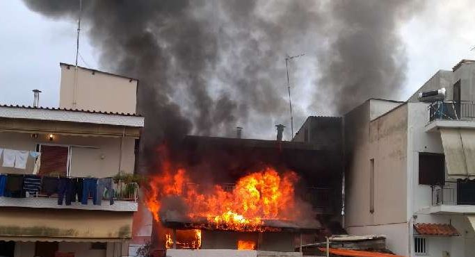 ΒΙΝΤΕΟ-Ταβέρνα τυλίχτηκε στις φλόγες