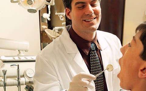 Με τερηδόνα τρία στα πέντε πεντάχρονα