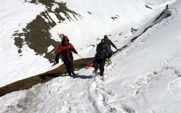 Νεπάλ-Τους 40 έφθασαν οι νεκροί της χιονοθύελλας