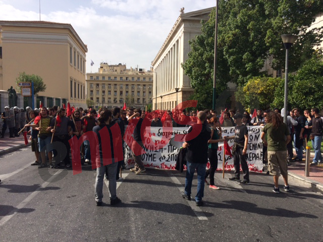 ΤΩΡΑ-ΦΩΤΟ-Ένταση στα Προπύλαια
