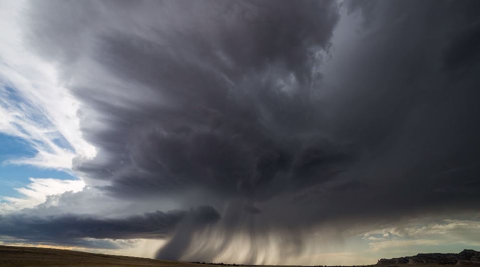 ΒΙΝΤΕΟ-Εντυπωσιακές καταιγίδες στα υψίπεδα