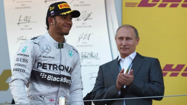 Χάμιλτον: Αφιερώνω τη νίκη στον Μπιανσί