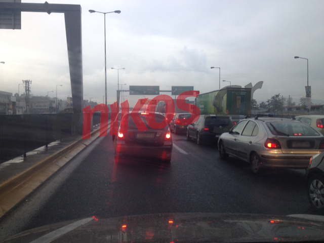 ΦΩΤΟ-Μποτιλιάρισμα χιλιομέτρων στην Εθνική