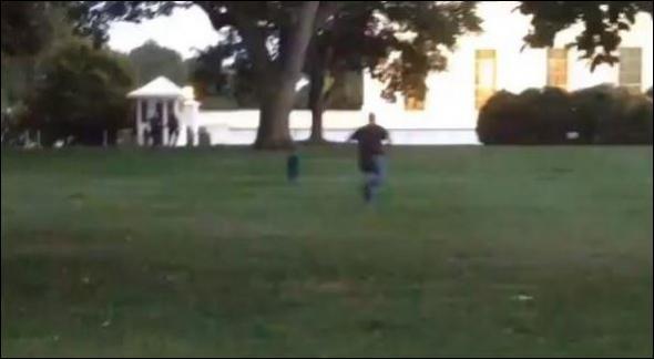 Αθώος δήλωσε ο εισβολέας του Λευκού Οίκου