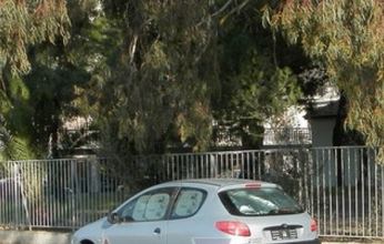 ΦΩΤΟ-Σοκ-Μάνα και γιος ζουν εδώ και 7 μήνες στο αυτοκίνητο