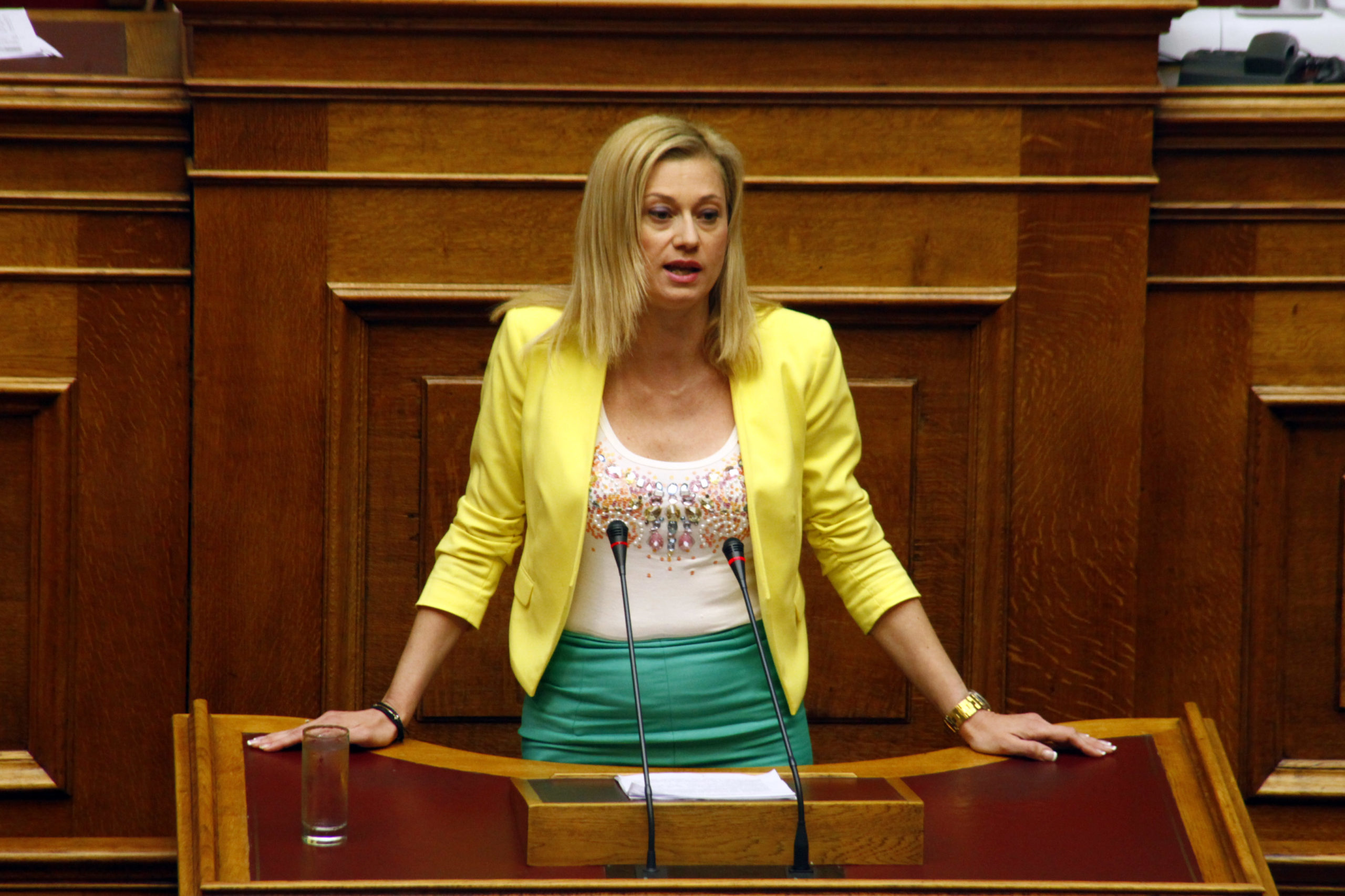 Εξώδικη διαμαρτυρία της Μακρή κατά του Καμμένου