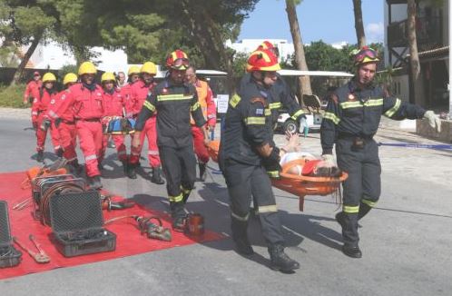 ΦΩΤΟ-Άσκηση για σεισμό και τσουνάμι